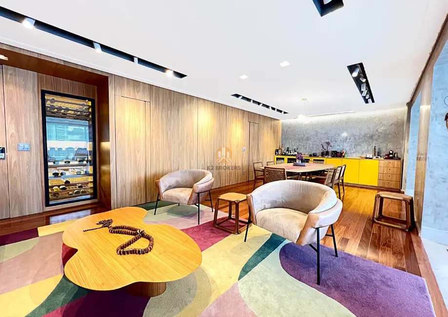 Foto 4 de Apartamento com 3 quartos à venda, 226m2 em Vila Nova Conceição, São Paulo - SP