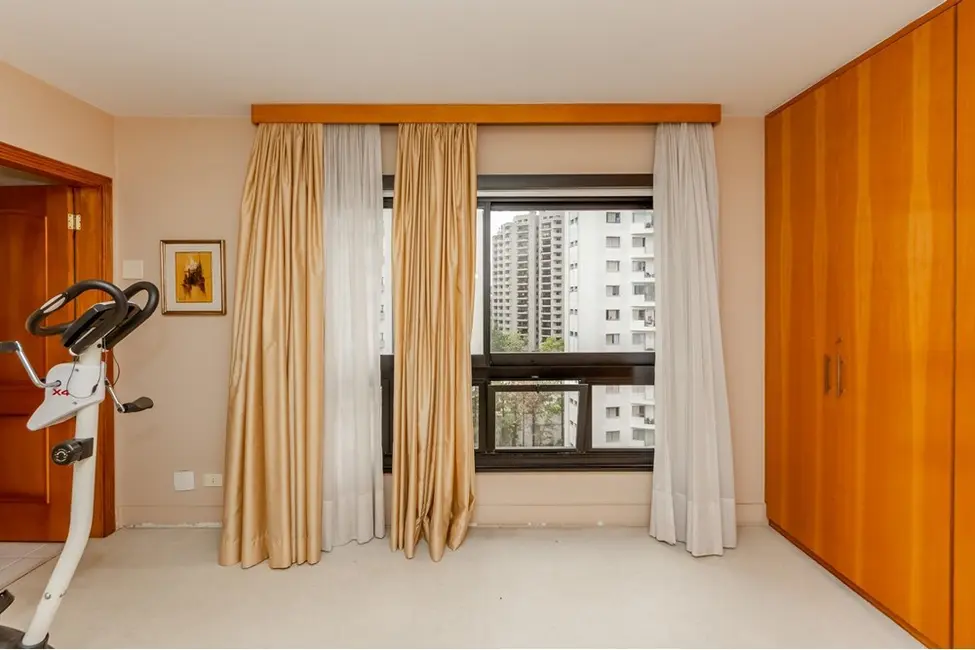 Foto 3 de Apartamento com 4 quartos à venda, 247m2 em Vila Suzana, São Paulo - SP