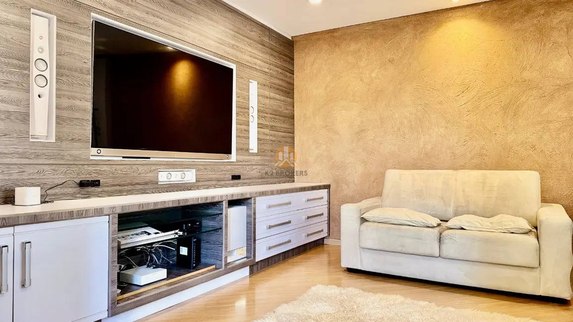 Casa com 4 quartos à venda, 600m2 em Aristocrata, Sao Jose Dos Pinhais - PR - imagem 8 Foto 8 de Casa com 4 quartos à venda, 600m2 em Aristocrata, Sao Jose Dos Pinhais - PR