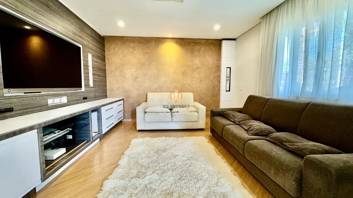 Casa com 4 quartos à venda, 600m2 em Aristocrata, Sao Jose Dos Pinhais - PR - imagem 7 Foto 7 de Casa com 4 quartos à venda, 600m2 em Aristocrata, Sao Jose Dos Pinhais - PR