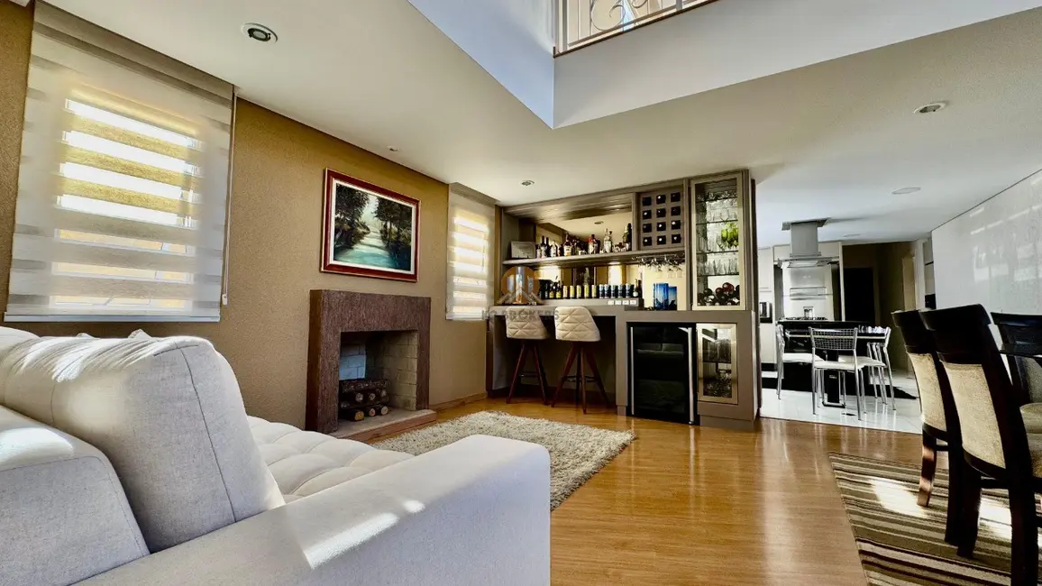 Casa com 4 quartos à venda, 600m2 em Aristocrata, Sao Jose Dos Pinhais - PR - imagem 5 Foto 5 de Casa com 4 quartos à venda, 600m2 em Aristocrata, Sao Jose Dos Pinhais - PR