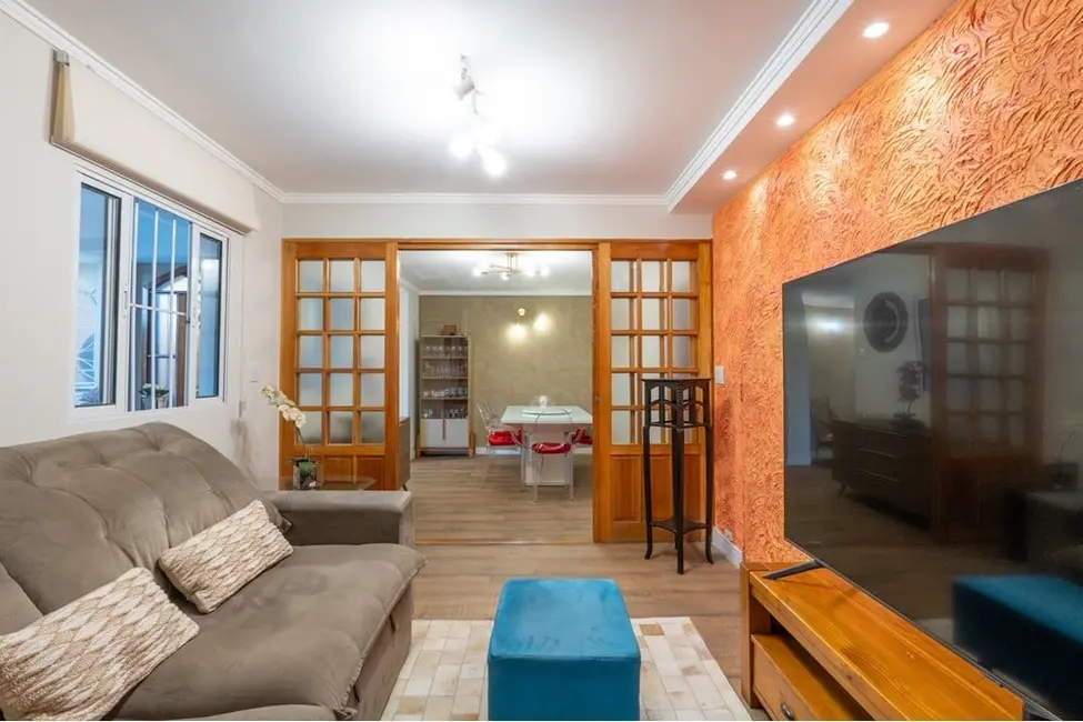 Foto 1 de Casa com 3 quartos à venda, 240m2 em Jardim Aeroporto, São Paulo - SP
