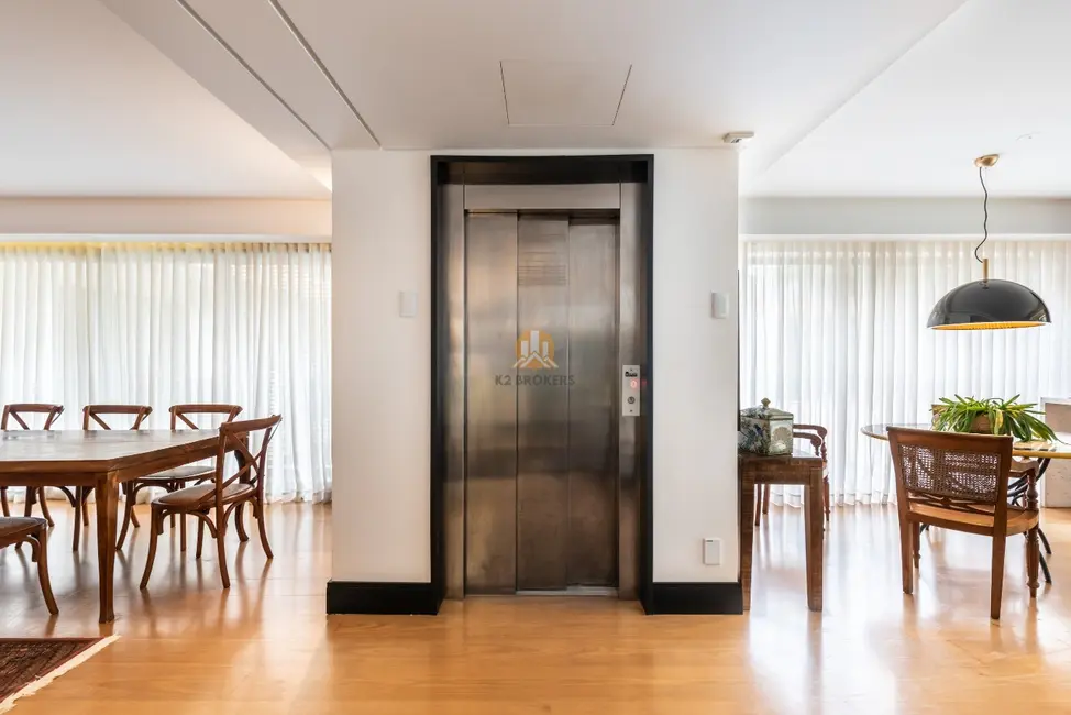 Casa de Condomínio com 3 quartos à venda e para alugar, 459m2 em Alto de Pinheiros, São Paulo - SP - imagem 6 Foto 6 de Casa de Condomínio com 3 quartos à venda e para alugar, 459m2 em Alto de Pinheiros, São Paulo - SP