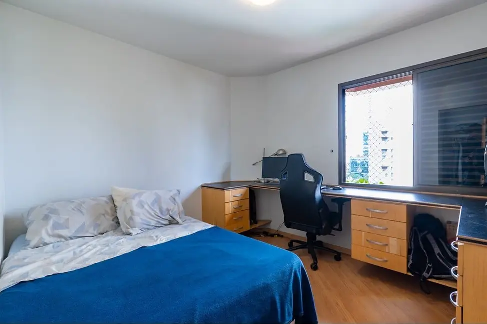 Apartamento com 4 quartos à venda, 151m2 em Vila Nova Conceição, São Paulo - SP - imagem 6 Foto 6 de Apartamento com 4 quartos à venda, 151m2 em Vila Nova Conceição, São Paulo - SP