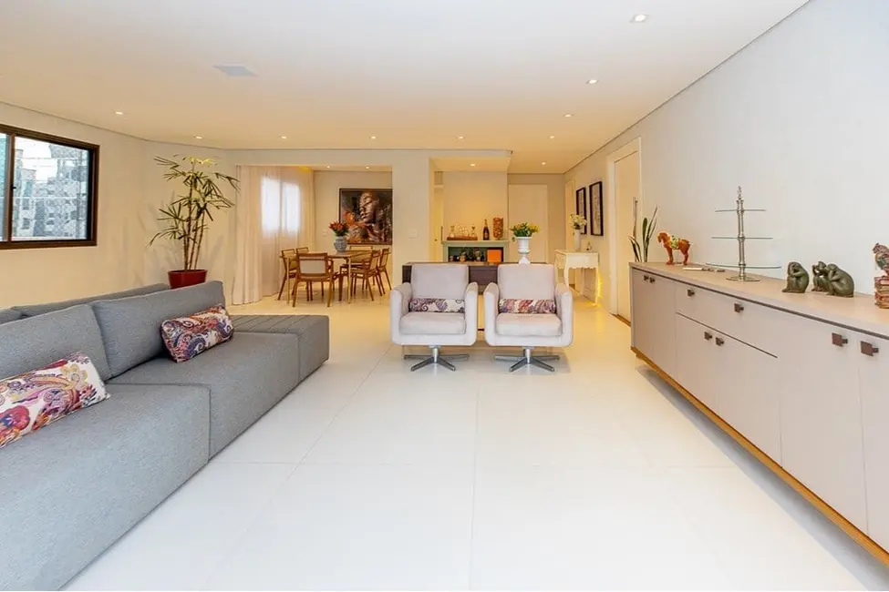 Foto 4 de Apartamento com 4 quartos à venda, 197m2 em Itaim Bibi, São Paulo - SP