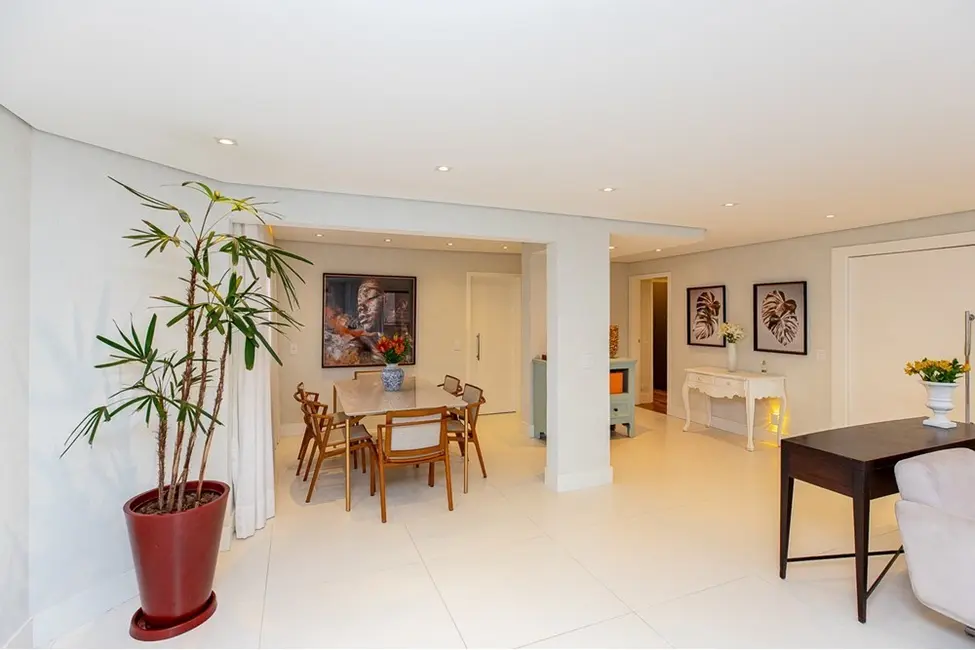 Foto 8 de Apartamento com 4 quartos à venda, 197m2 em Itaim Bibi, São Paulo - SP