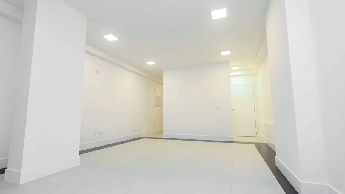 Loja à venda, 170m2 em Centro, Balneario Camboriu - SC - imagem 6 Foto 6 de Loja à venda, 170m2 em Centro, Balneario Camboriu - SC