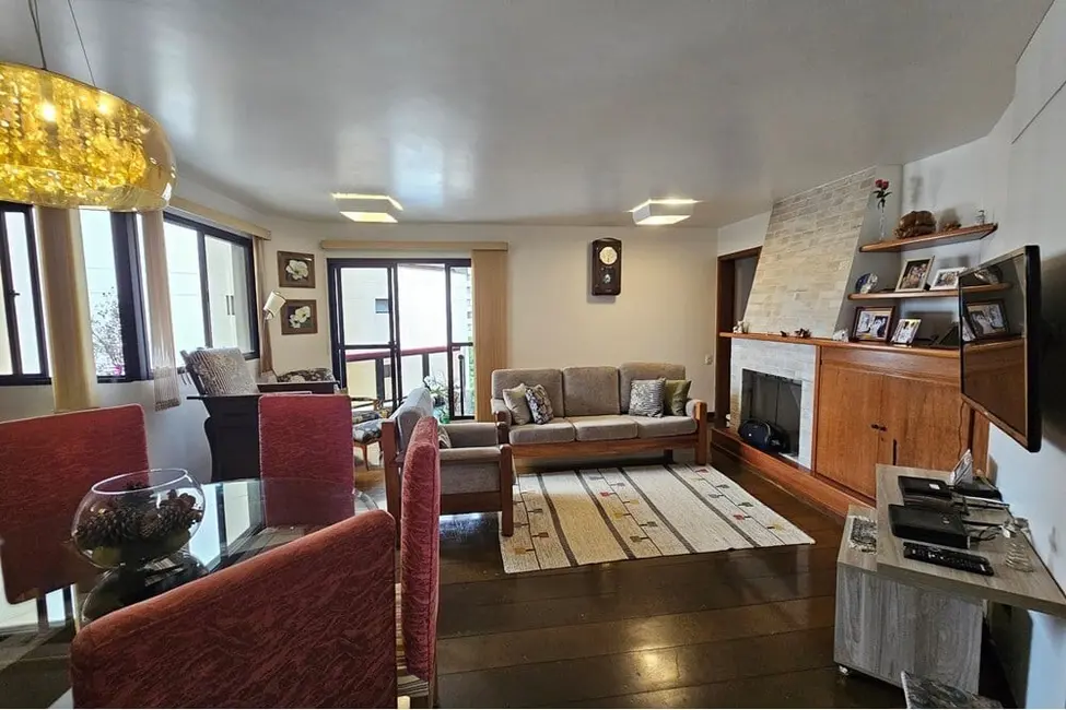 Apartamento com 4 quartos à venda, 143m2 em Moema, São Paulo - SP - imagem 5 Foto 5 de Apartamento com 4 quartos à venda, 143m2 em Moema, São Paulo - SP