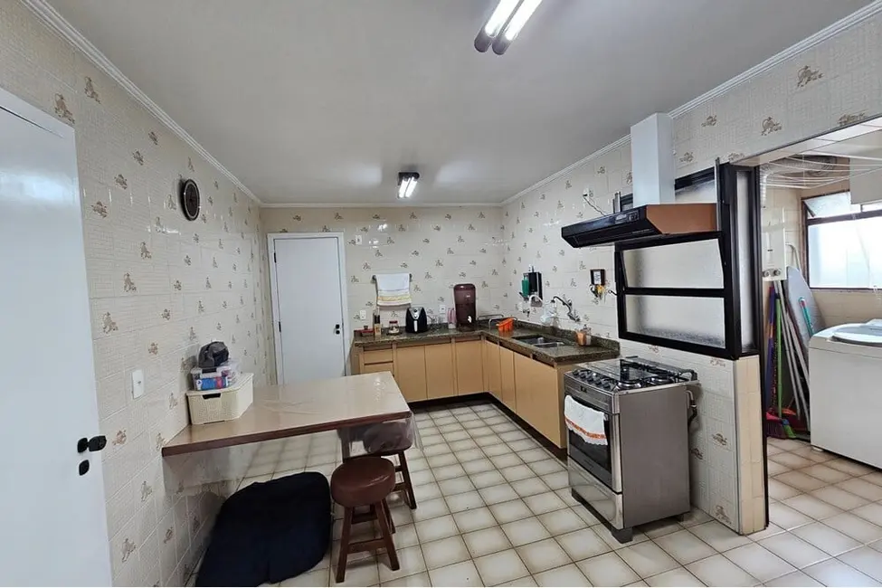 Apartamento com 4 quartos à venda, 143m2 em Moema, São Paulo - SP - imagem 8 Foto 8 de Apartamento com 4 quartos à venda, 143m2 em Moema, São Paulo - SP