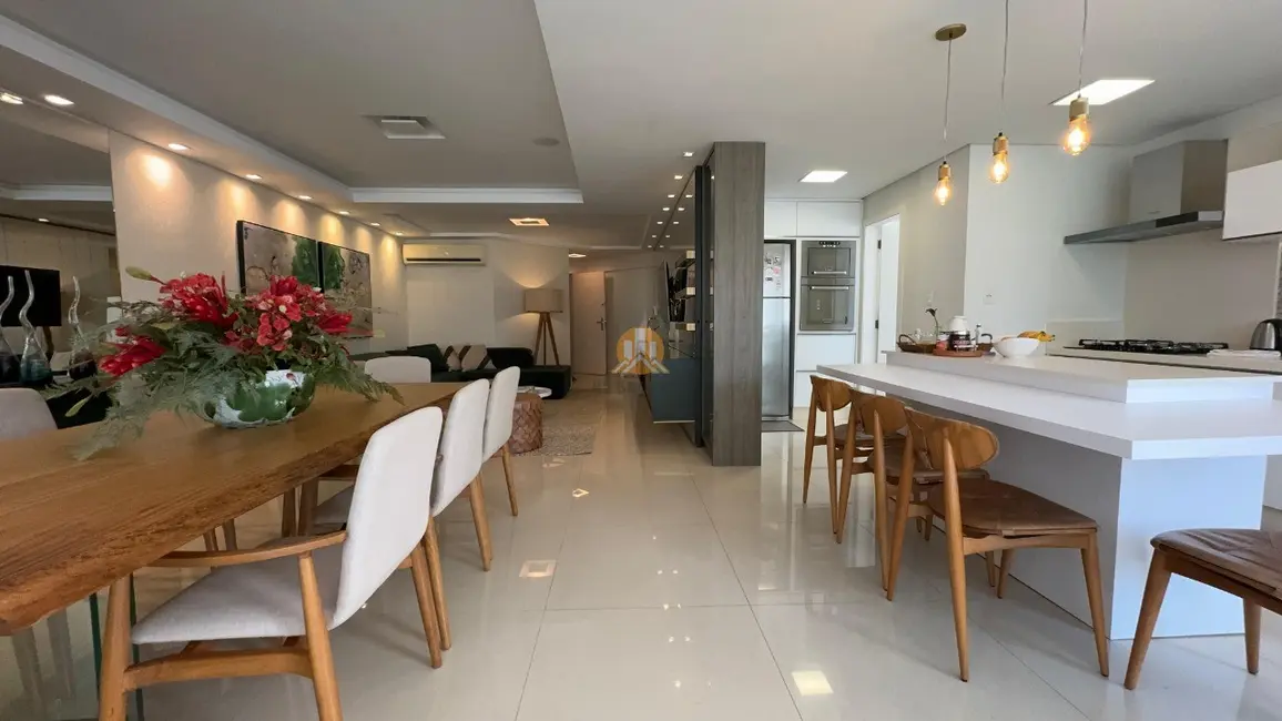 Apartamento com 3 quartos à venda, 146m2 em Centro, Balneario Camboriu - SC - imagem 8 Foto 8 de Apartamento com 3 quartos à venda, 146m2 em Centro, Balneario Camboriu - SC