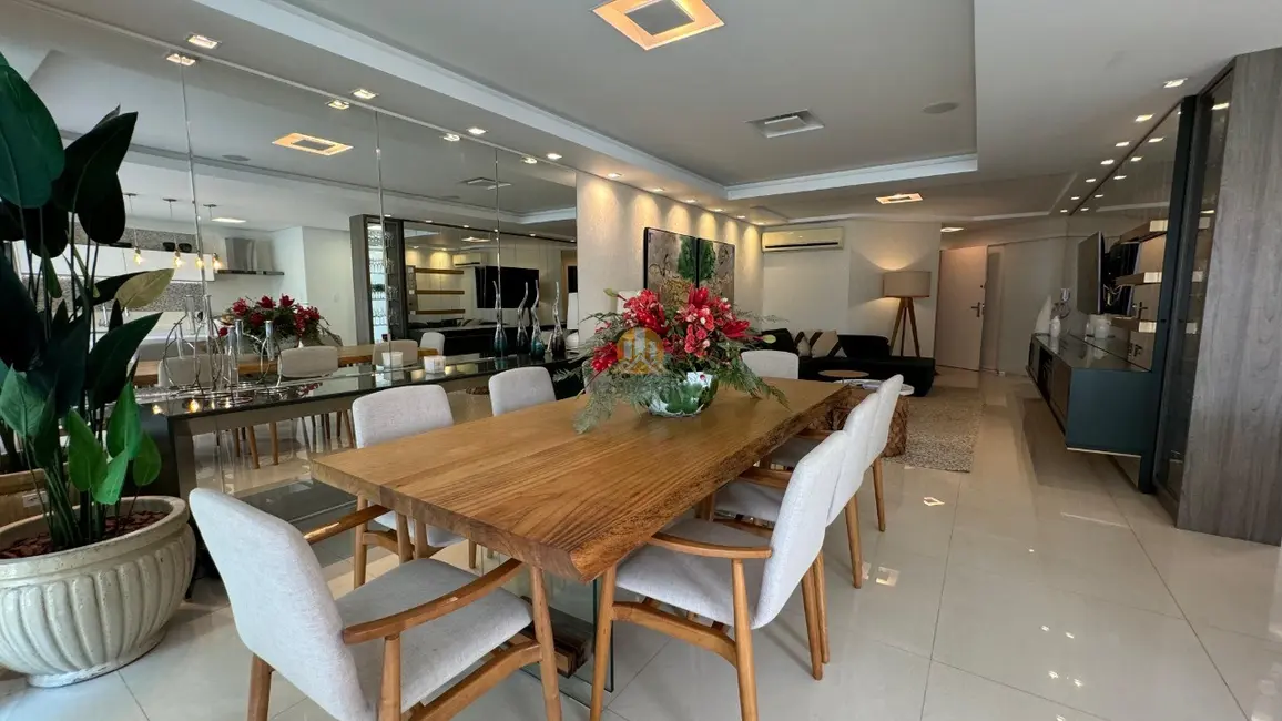 Apartamento com 3 quartos à venda, 146m2 em Centro, Balneario Camboriu - SC - imagem 6 Foto 6 de Apartamento com 3 quartos à venda, 146m2 em Centro, Balneario Camboriu - SC