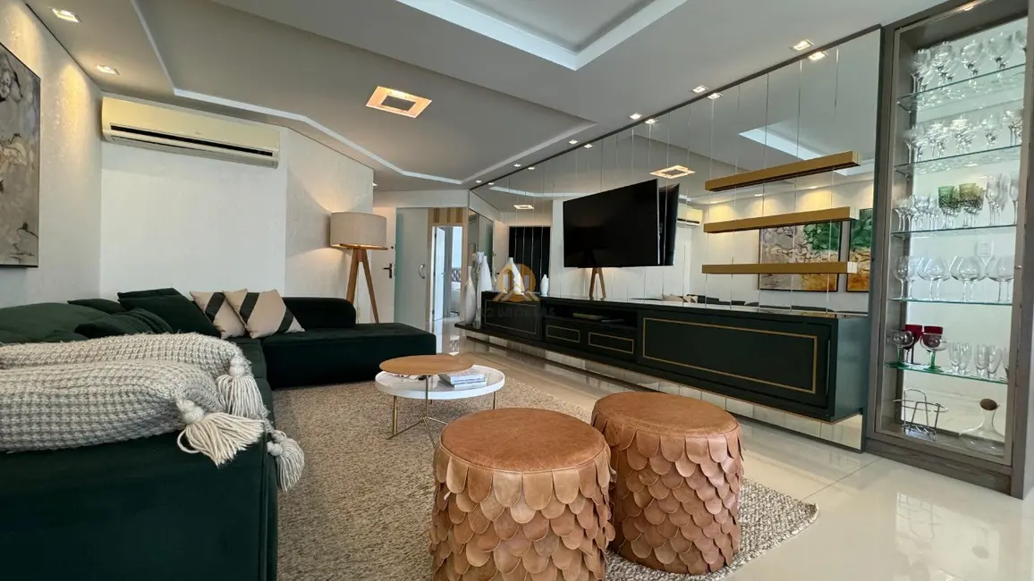 Apartamento com 3 quartos à venda, 146m2 em Centro, Balneario Camboriu - SC - imagem 4 Foto 4 de Apartamento com 3 quartos à venda, 146m2 em Centro, Balneario Camboriu - SC