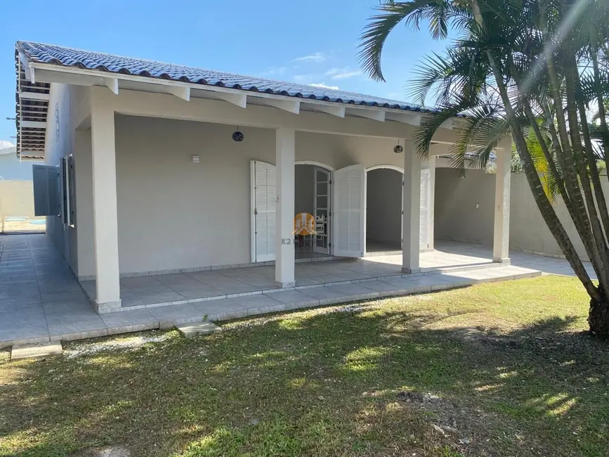 Foto 4 de Casa com 3 quartos à venda, 150m2 em Guaratuba - PR