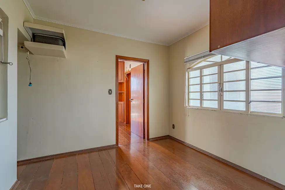 Foto 2 de Casa com 4 quartos à venda, 248m2 em Jardim Nova Europa, Campinas - SP