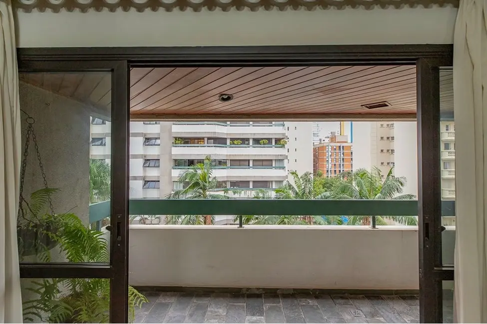 Apartamento com 4 quartos à venda, 146m2 em Moema, São Paulo - SP - imagem 9 Foto 9 de Apartamento com 4 quartos à venda, 146m2 em Moema, São Paulo - SP
