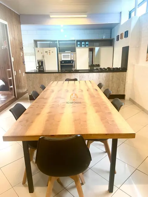 Casa com 3 quartos à venda, 200m2 em Atuba, Curitiba - PR - imagem 6 Foto 6 de Casa com 3 quartos à venda, 200m2 em Atuba, Curitiba - PR