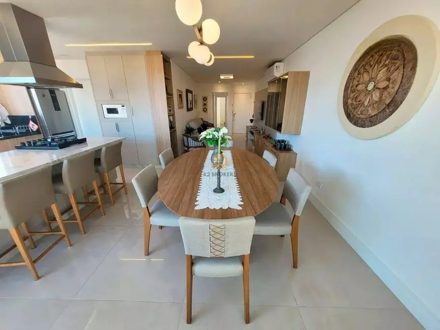 Foto 6 de Apartamento com 3 quartos à venda, 188m2 em Centro, Guaratuba - PR