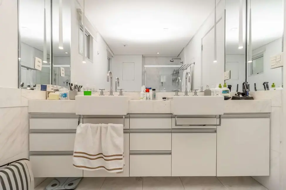 Apartamento com 2 quartos à venda, 146m2 em Vila Nova Conceição, São Paulo - SP - imagem 8 Foto 8 de Apartamento com 2 quartos à venda, 146m2 em Vila Nova Conceição, São Paulo - SP