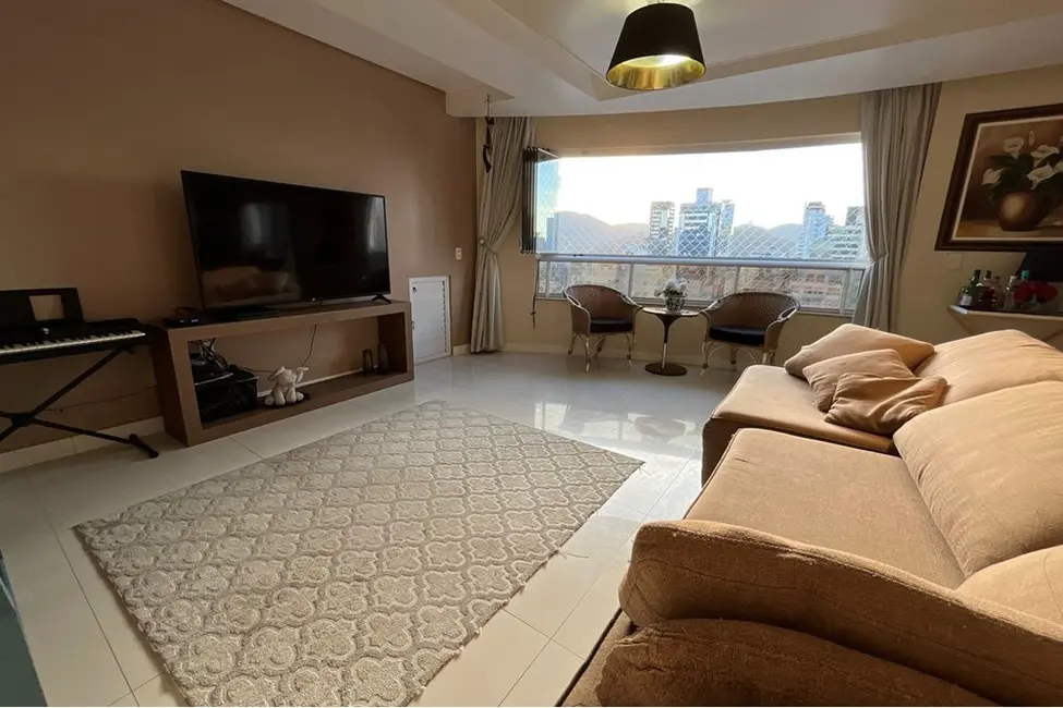 Apartamento com 4 quartos à venda, 175m2 em Centro, Balneario Camboriu - SC - imagem 1 Foto 1 de Apartamento com 4 quartos à venda, 175m2 em Centro, Balneario Camboriu - SC