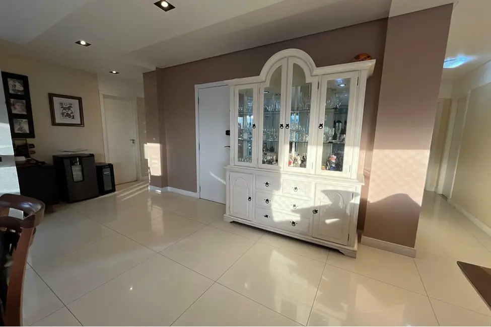 Apartamento com 4 quartos à venda, 175m2 em Centro, Balneario Camboriu - SC - imagem 4 Foto 4 de Apartamento com 4 quartos à venda, 175m2 em Centro, Balneario Camboriu - SC