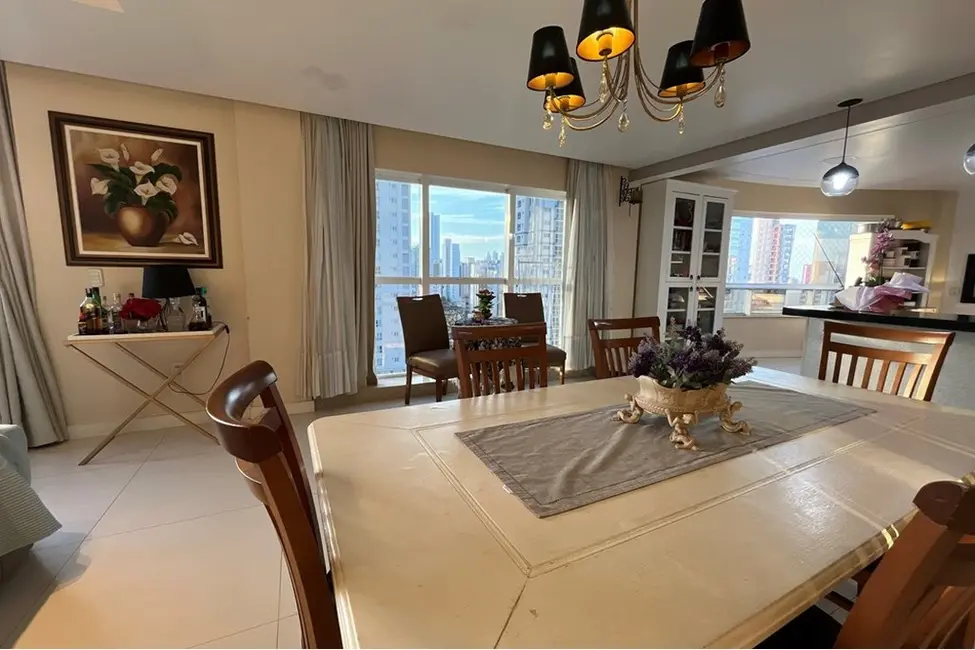 Apartamento com 4 quartos à venda, 175m2 em Centro, Balneario Camboriu - SC - imagem 6 Foto 6 de Apartamento com 4 quartos à venda, 175m2 em Centro, Balneario Camboriu - SC