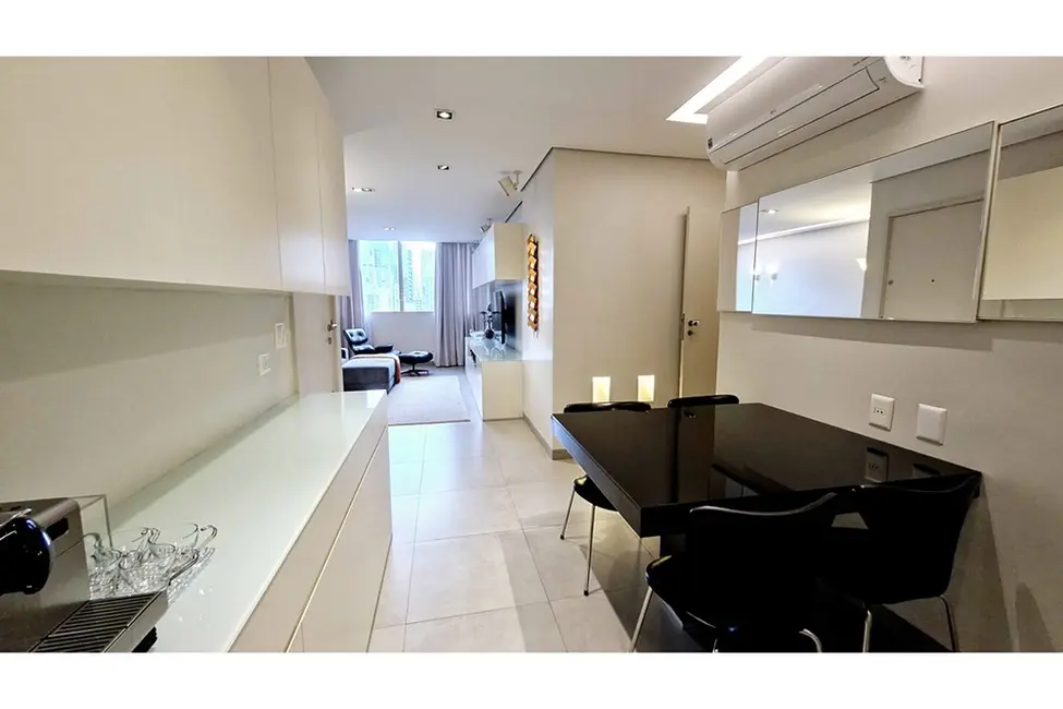 Foto 8 de Apartamento com 3 quartos à venda, 130m2 em Itaim Bibi, São Paulo - SP