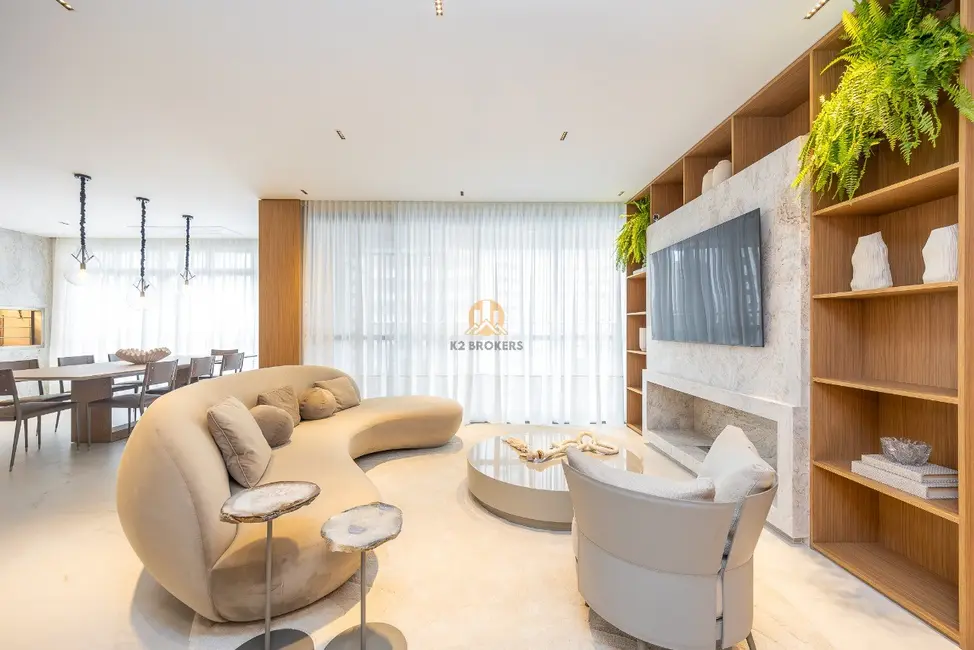 Foto 3 de Apartamento com 3 quartos à venda, 199m2 em Água Verde, Curitiba - PR