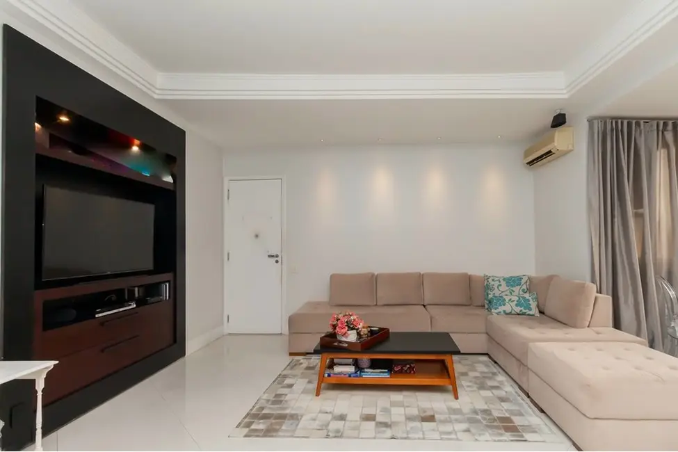 Apartamento com 3 quartos à venda, 112m2 em Moema, São Paulo - SP - imagem 3 Foto 3 de Apartamento com 3 quartos à venda, 112m2 em Moema, São Paulo - SP