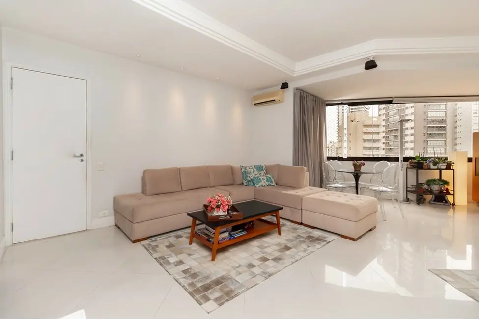 Apartamento com 3 quartos à venda, 112m2 em Moema, São Paulo - SP - imagem 4 Foto 4 de Apartamento com 3 quartos à venda, 112m2 em Moema, São Paulo - SP