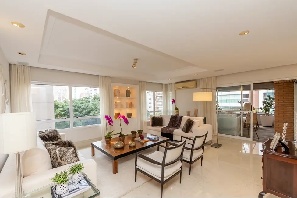 Apartamento com 3 quartos à venda, 243m2 em Vila Uberabinha, São Paulo - SP - imagem 1 Foto 1 de Apartamento com 3 quartos à venda, 243m2 em Vila Uberabinha, São Paulo - SP