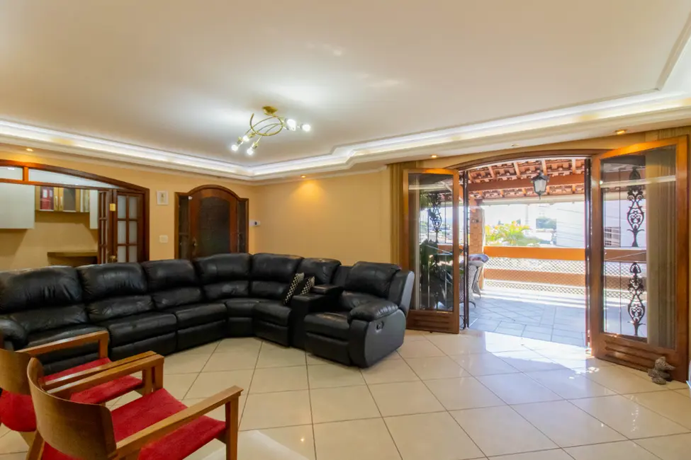Foto 1 de Casa com 3 quartos à venda, 331m2 em Vila Galvão, Guarulhos - SP