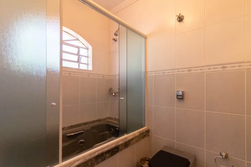 Foto 2 de Casa com 3 quartos à venda, 331m2 em Vila Galvão, Guarulhos - SP