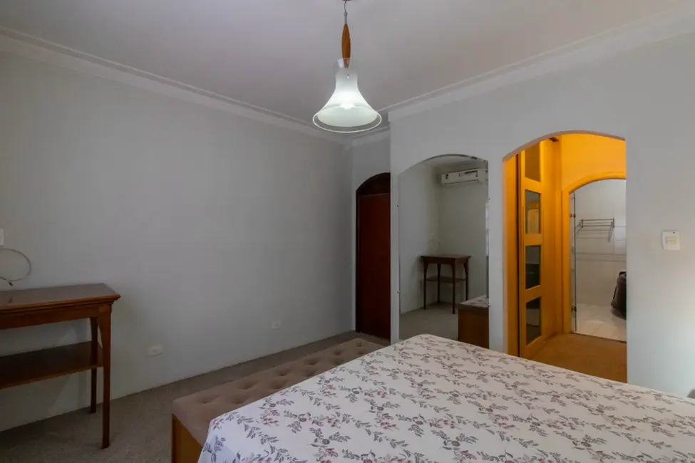 Casa com 3 quartos à venda, 331m2 em Vila Galvão, Guarulhos - SP - imagem 3 Foto 3 de Casa com 3 quartos à venda, 331m2 em Vila Galvão, Guarulhos - SP