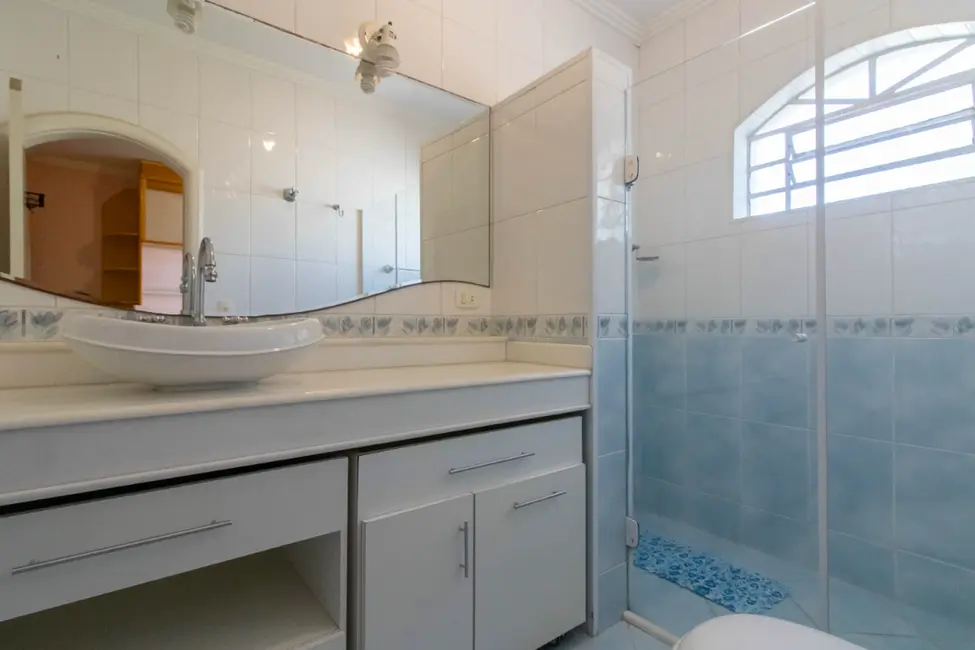 Casa com 3 quartos à venda, 331m2 em Vila Galvão, Guarulhos - SP - imagem 8 Foto 8 de Casa com 3 quartos à venda, 331m2 em Vila Galvão, Guarulhos - SP