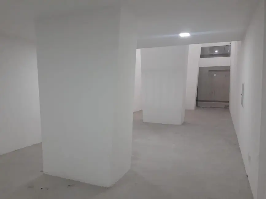 Loja à venda e para alugar, 153m2 em Batel, Curitiba - PR - imagem 6 Foto 6 de Loja à venda e para alugar, 153m2 em Batel, Curitiba - PR
