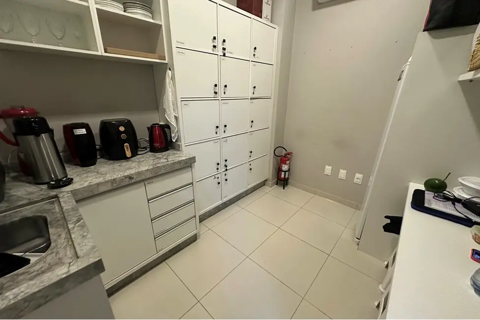 Loja à venda, 25m2 em Centro, Balneario Camboriu - SC - imagem 4 Foto 4 de Loja à venda, 25m2 em Centro, Balneario Camboriu - SC