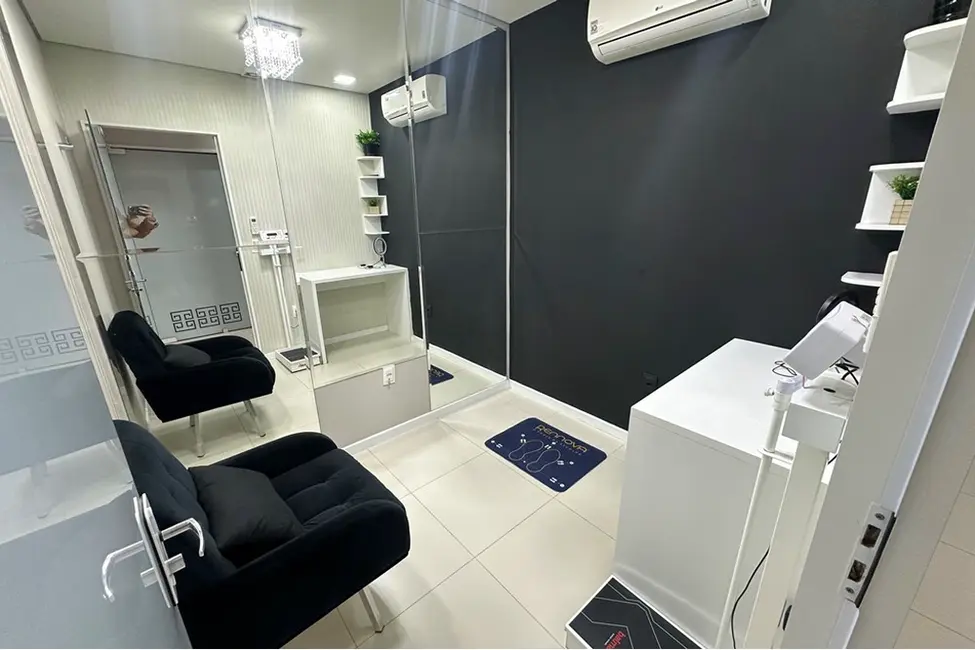 Loja à venda, 25m2 em Centro, Balneario Camboriu - SC - imagem 9 Foto 9 de Loja à venda, 25m2 em Centro, Balneario Camboriu - SC