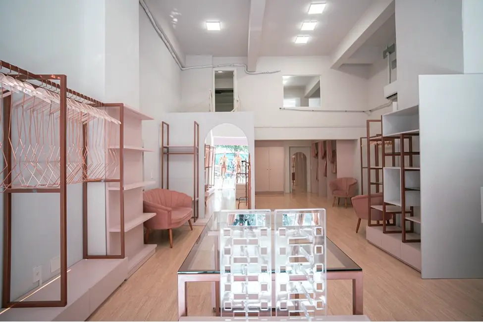 Foto 2 de Loja à venda, 83m2 em Centro, Balneario Camboriu - SC