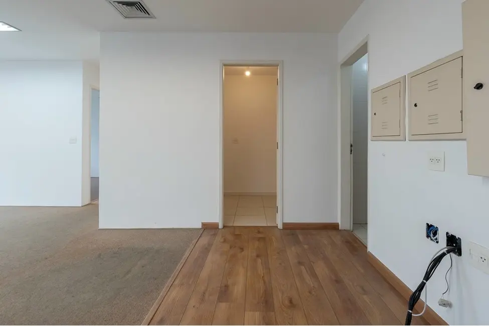 Sala Comercial à venda, 120m2 em Santo Amaro, São Paulo - SP - imagem 7 Foto 7 de Sala Comercial à venda, 120m2 em Santo Amaro, São Paulo - SP