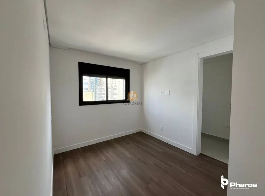 Apartamento com 3 quartos à venda, 112m2 em Centro, Balneario Camboriu - SC - imagem 7 Foto 7 de Apartamento com 3 quartos à venda, 112m2 em Centro, Balneario Camboriu - SC