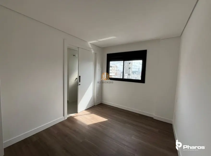 Apartamento com 3 quartos à venda, 112m2 em Centro, Balneario Camboriu - SC - imagem 5 Foto 5 de Apartamento com 3 quartos à venda, 112m2 em Centro, Balneario Camboriu - SC