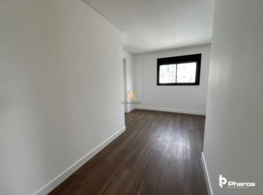 Apartamento com 3 quartos à venda, 112m2 em Centro, Balneario Camboriu - SC - imagem 6 Foto 6 de Apartamento com 3 quartos à venda, 112m2 em Centro, Balneario Camboriu - SC