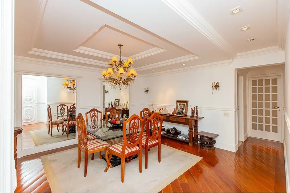 Apartamento com 4 quartos à venda, 155m2 em Moema, São Paulo - SP - imagem 8 Foto 8 de Apartamento com 4 quartos à venda, 155m2 em Moema, São Paulo - SP