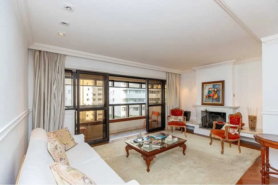 Apartamento com 4 quartos à venda, 155m2 em Moema, São Paulo - SP - imagem 5 Foto 5 de Apartamento com 4 quartos à venda, 155m2 em Moema, São Paulo - SP