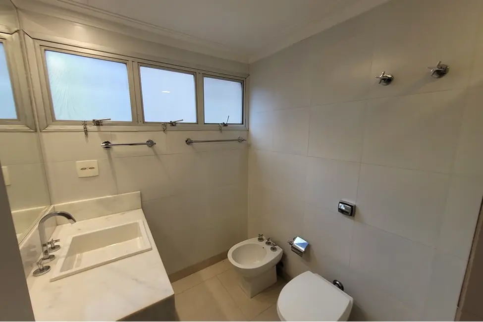 Apartamento com 3 quartos à venda, 127m2 em Moema, São Paulo - SP - imagem 8 Foto 8 de Apartamento com 3 quartos à venda, 127m2 em Moema, São Paulo - SP