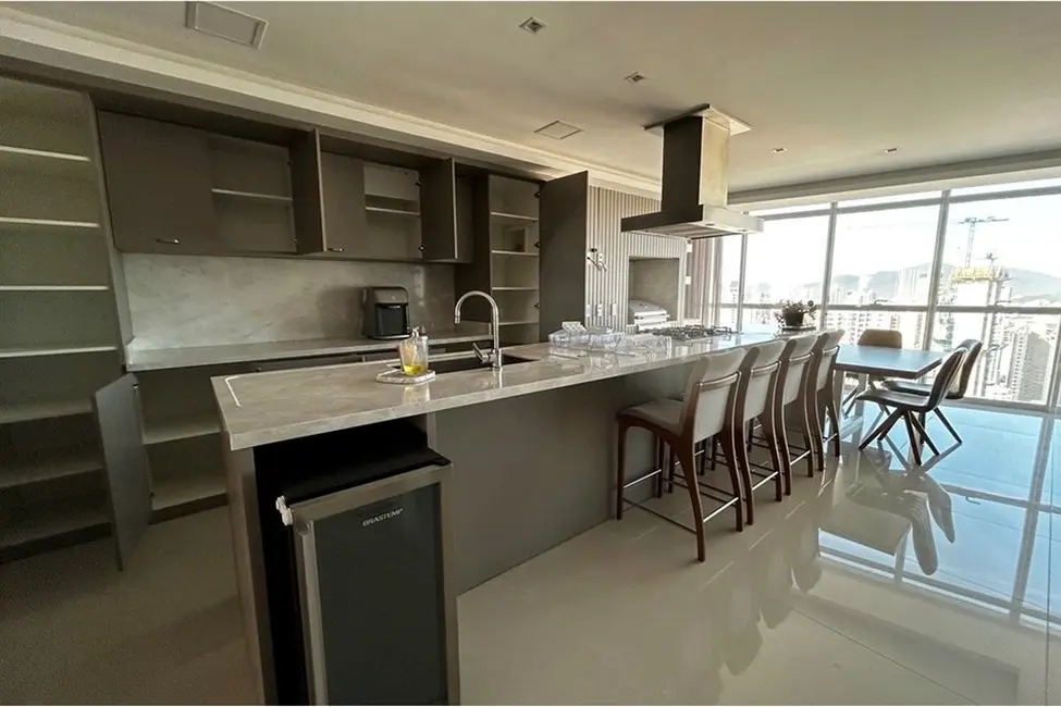 Foto 3 de Apartamento com 4 quartos à venda, 228m2 em Centro, Balneario Camboriu - SC