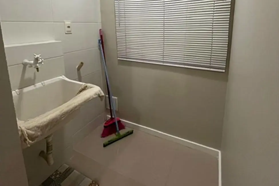 Foto 5 de Apartamento com 2 quartos à venda, 55m2 em Espinheiros, Itajai - SC