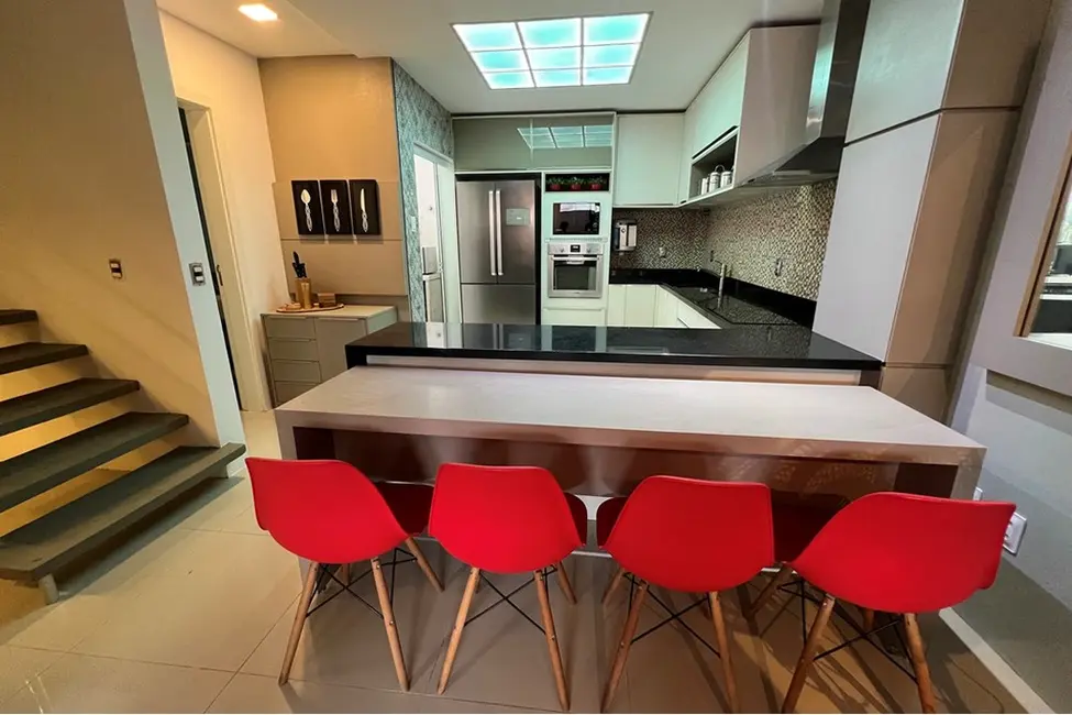 Foto 1 de Casa com 1 quarto à venda, 112m2 em Nova Esperança, Balneario Camboriu - SC