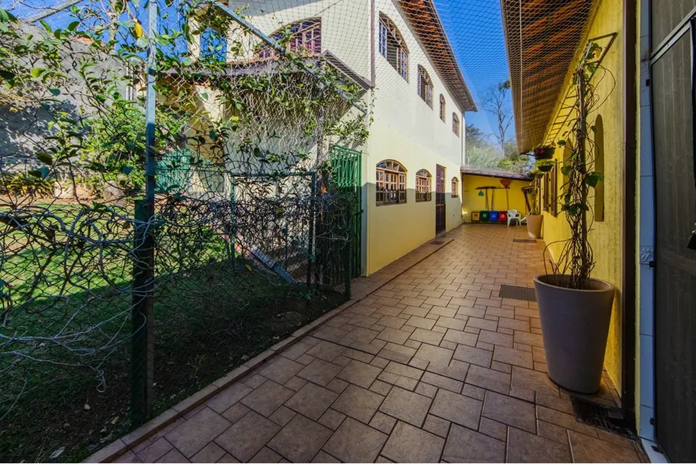 Casa com 6 quartos à venda, 418m2 em Pousada dos Bandeirantes, Carapicuiba - SP - imagem 4 Foto 4 de Casa com 6 quartos à venda, 418m2 em Pousada dos Bandeirantes, Carapicuiba - SP