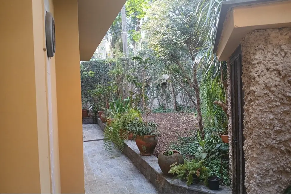 Casa com 3 quartos à venda, 257m2 em Jardim Prudência, São Paulo - SP - imagem 6 Foto 6 de Casa com 3 quartos à venda, 257m2 em Jardim Prudência, São Paulo - SP